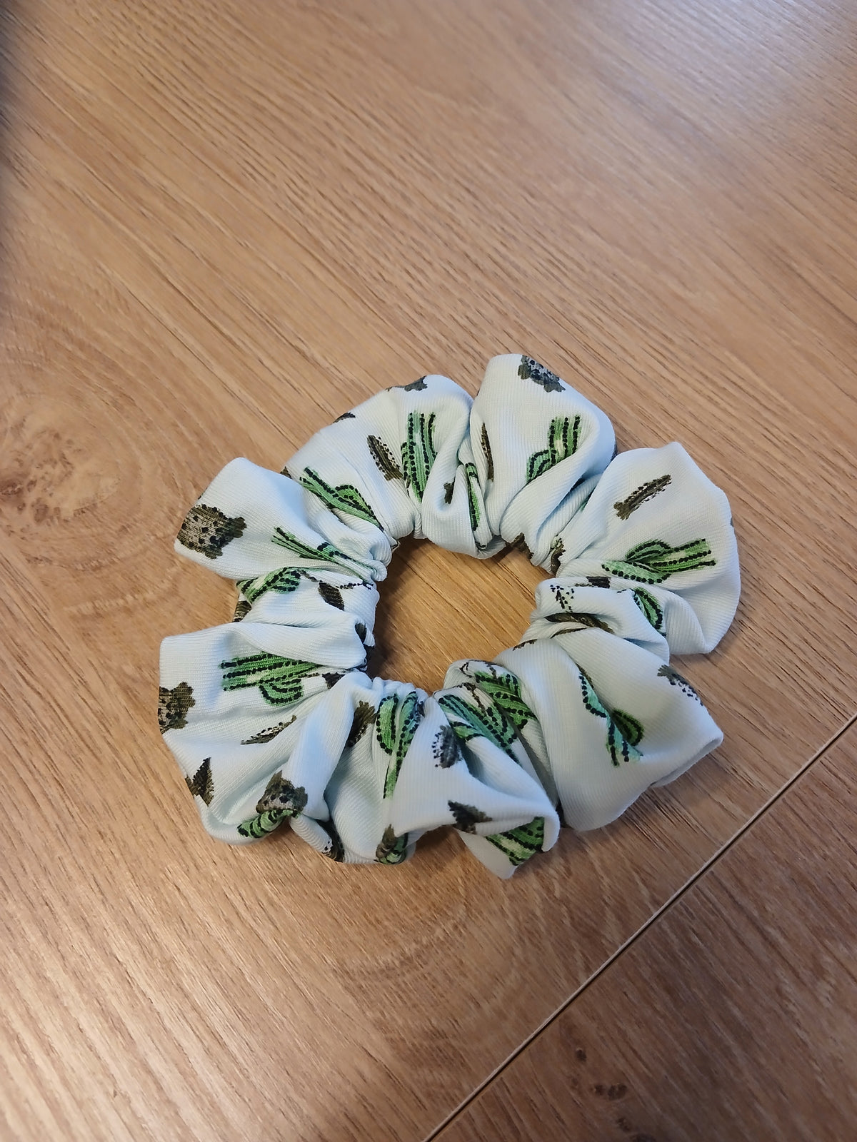 Hiusdonitsi Kaktus